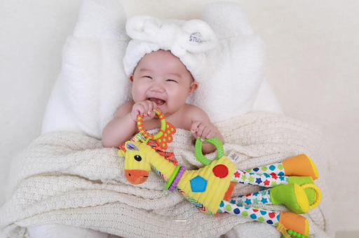 海北宝宝的口欲期